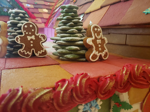 details of small Gingerbread man