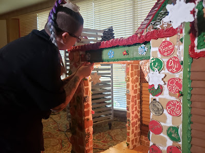 making large gingerbread house door