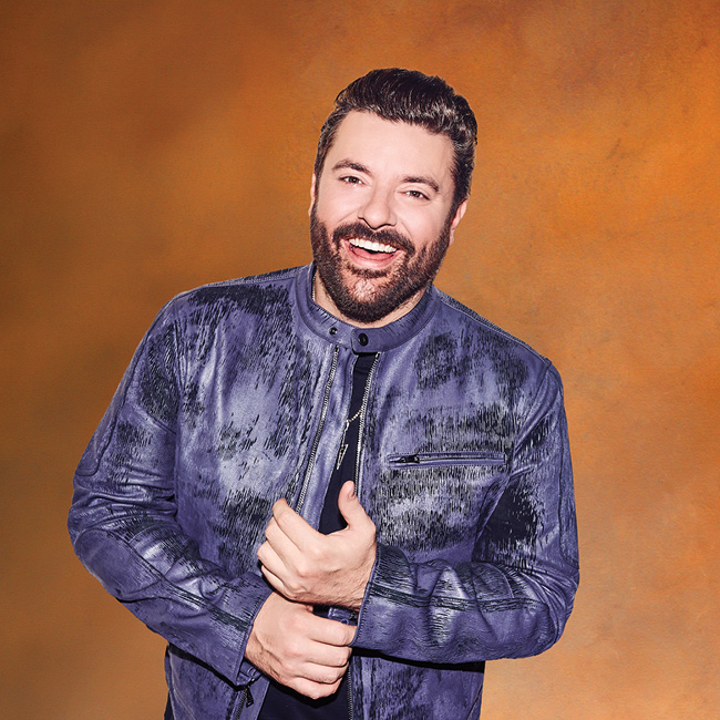 An Acoustic Christmas with Chris Young