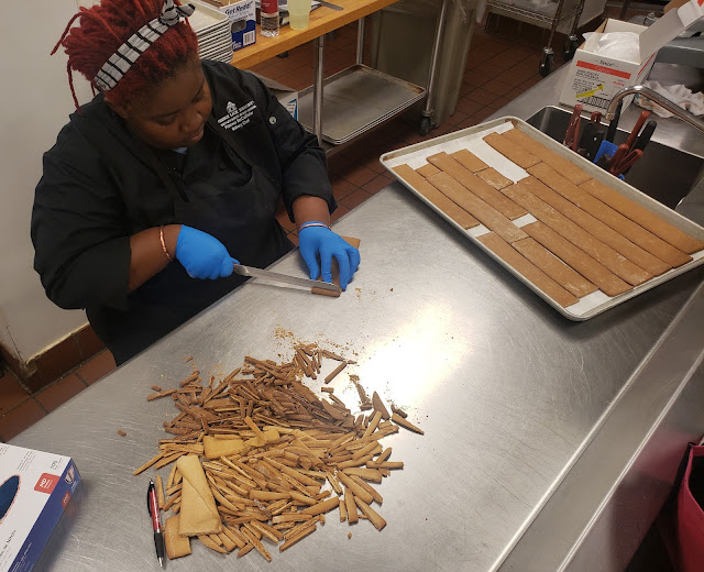 cutting gingerbread into small slices